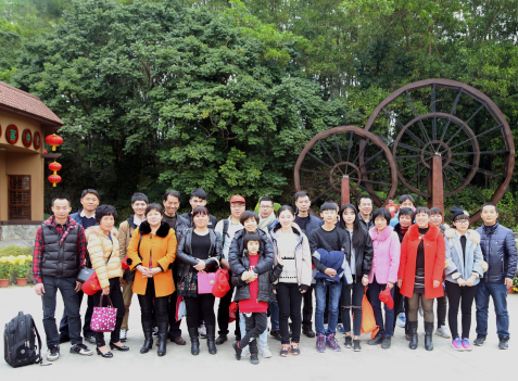 Workers from Other Provinces Went on Travels Greatoos Care Warmed the Spring Festival